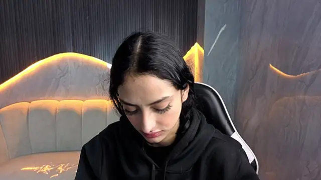 Tifany Tx online show from April 2, 2026, 12:34 pm