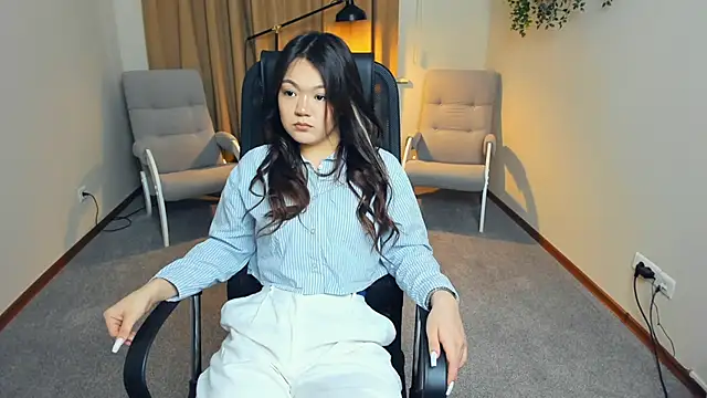 Snapshot of KaiKruml chatting on December 18, 2025, 7:35 am KaiKruml online show from December 18, 2025, 7:35 am