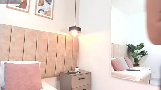 Snapshot of JayJacksonn chatting on December 17, 2025, 11:48 am JayJacksonn online show from December 17, 2025, 11:48 am