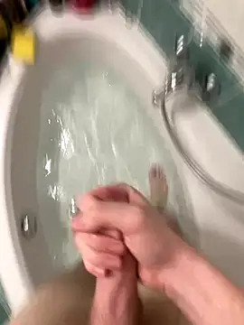 EzioAuditorefirenze online show from December 15, 2025, 8:25 pm