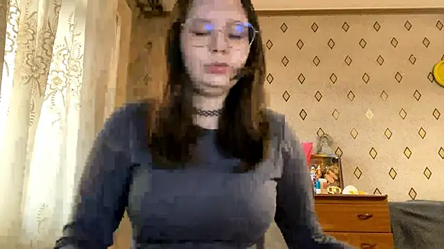 Snapshot of NessaRay chatting on December 17, 2025, 5:34 am NessaRay online show from December 17, 2025, 5:34 am