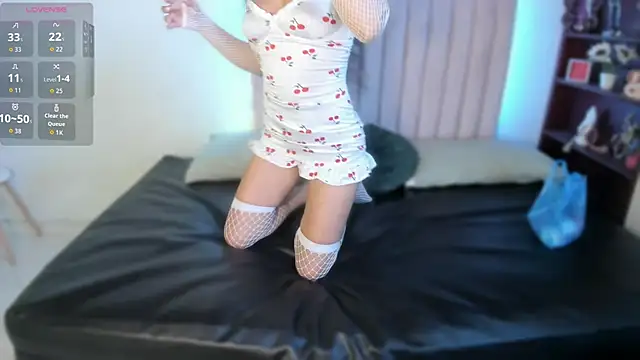 Snapshot of TinyCherryy chatting on December 18, 2025, 2:32 pm TinyCherryy online show from December 18, 2025, 2:32 pm