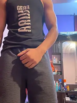 hot gym b0y online show from December 19, 2025, 7:38 pm