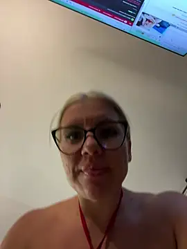 Snapshot of Natalia_Fit chatting on July 23, 2026, 3:48 am Natalia Fit online show from July 23, 2026, 3:48 am