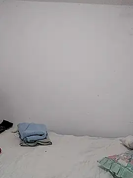  Isabellamiller  online show from December 17, 2025, 7:13 am