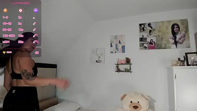 Snapshot of VEROSlen- chatting on February 5, 2026, 3:35 am VEROSlen- online show from February 5, 2026, 3:35 am