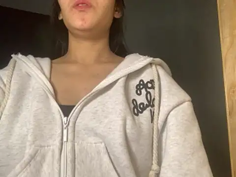 Snapshot of Bitsy2004 chatting on December 18, 2025, 4:11 pm Bitsy2004 online show from December 18, 2025, 4:11 pm