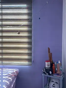 Snapshot of Amyy_1 chatting on December 17, 2025, 7:19 pm Amyy 1 online show from December 17, 2025, 7:19 pm