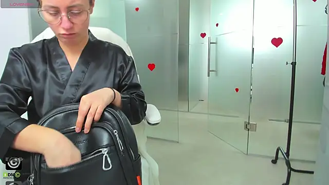 Snapshot of missdominna chatting on January 11, 2026, 3:46 am missdominna online show from January 11, 2026, 3:46 am