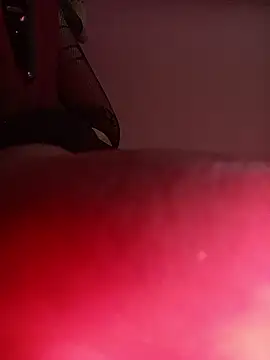 Snapshot of Hellebora chatting on December 18, 2025, 12:53 pm Hellebora online show from December 18, 2025, 12:53 pm