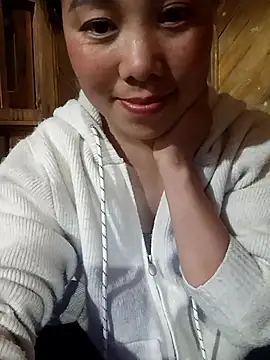 Snapshot of Chloe-ee chatting on February 28, 2026, 1:55 pm Chloe-ee online show from February 28, 2026, 1:55 pm