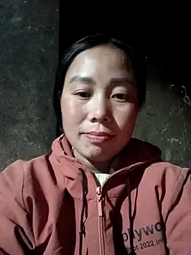 Snapshot of Chloe-ee chatting on December 17, 2025, 12:37 am Chloe-ee online show from December 17, 2025, 12:37 am