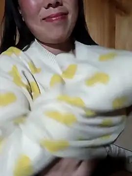 Snapshot of Chloe-ee chatting on February 19, 2026, 11:23 pm Chloe-ee online show from February 19, 2026, 11:23 pm