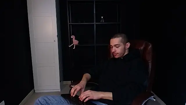 Snapshot of KaydenDrew chatting on February 3, 2026, 6:22 am KaydenDrew online show from February 3, 2026, 6:22 am