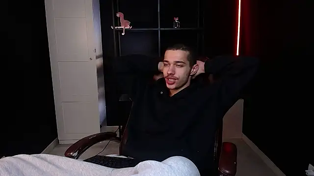 Snapshot of KaydenDrew chatting on February 10, 2026, 5:17 am KaydenDrew online show from February 10, 2026, 5:17 am