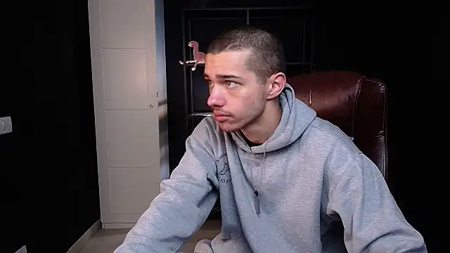 Snapshot of KaydenDrew chatting on February 7, 2026, 5:37 am KaydenDrew online show from February 7, 2026, 5:37 am