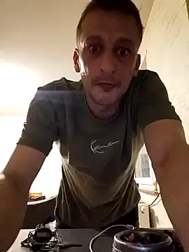 AnDyWaesche90 online show from April 17, 2026, 6:55 pm