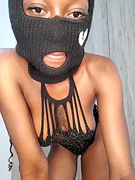 Snapshot of _Tisa2 chatting on December 17, 2025, 8:03 pm Tisa2 online show from December 17, 2025, 8:03 pm