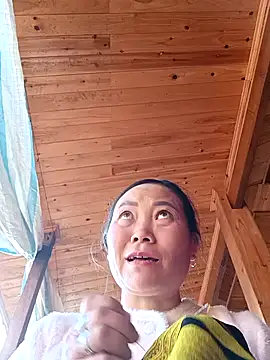 Snapshot of Sara03 chatting on December 19, 2025, 12:58 am Sara03 online show from December 19, 2025, 12:58 am