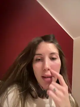 saphirafox online show from March 15, 2026, 6:26 pm