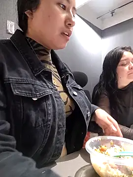 Snapshot of Venuz_Rivers_ chatting on December 18, 2025, 1:15 pm Venuz Rivers online show from December 18, 2025, 1:15 pm