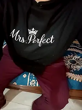 Snapshot of Sofia-111 chatting on February 20, 2026, 12:29 pm Sofia-111 online show from February 20, 2026, 12:29 pm