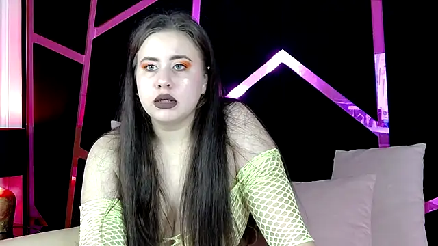 Snapshot of Lizzy_Spark chatting on December 22, 2025, 5:18 am Lizzy Spark online show from December 22, 2025, 5:18 am