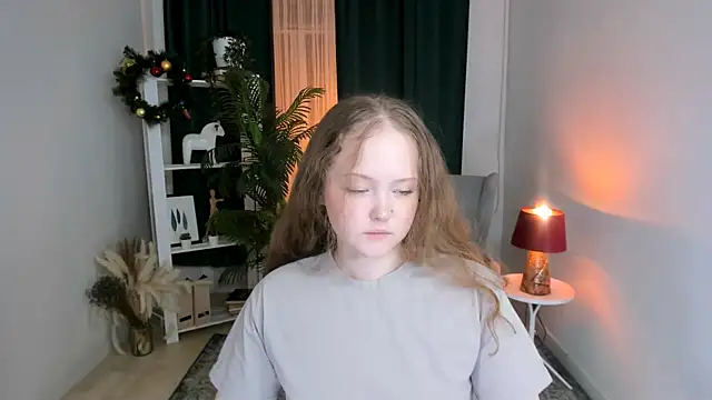 Snapshot of Yennefer__ chatting on December 17, 2025, 4:23 pm Yennefer online show from December 17, 2025, 4:23 pm