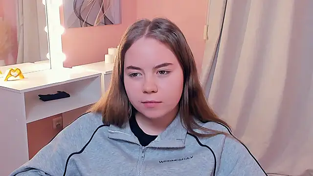 Snapshot of KazukoPresnell chatting on December 18, 2025, 12:42 pm KazukoPresnell online show from December 18, 2025, 12:42 pm