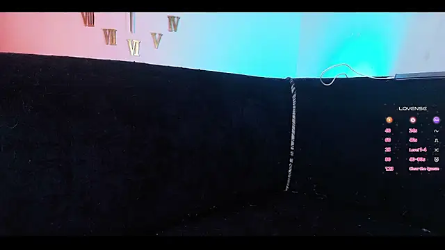 sofitabares  online show from April 14, 2026, 9:31 pm