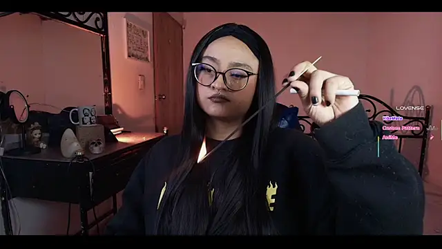 sofitabares  online show from March 3, 2026, 8:49 pm