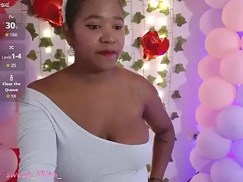 sweet-liliith online show from February 13, 2026, 1:33 pm