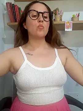 Snapshot of SofiEsteves chatting on January 14, 2026, 2:09 pm SofiEsteves online show from January 14, 2026, 2:09 pm