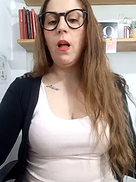 Snapshot of SofiEsteves chatting on April 22, 2026, 2:57 pm SofiEsteves online show from April 22, 2026, 2:57 pm