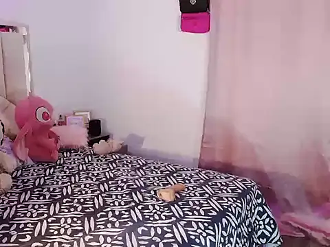 Snapshot of titania1502 chatting on December 17, 2025, 9:09 pm titania1502 online show from December 17, 2025, 9:09 pm