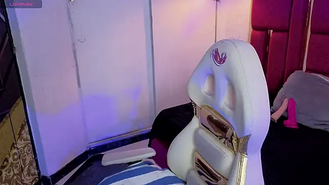 Snapshot of morgana_white chatting on February 13, 2026, 7:36 pm morgana white online show from February 13, 2026, 7:36 pm