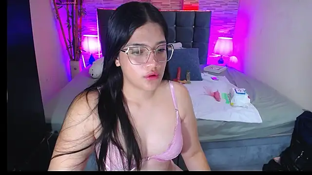 Snapshot of Valeri_hot22 chatting on April 30, 2026, 10:36 pm Valeri hot22 online show from April 30, 2026, 10:36 pm