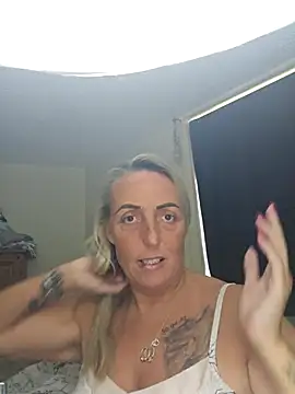 theblondecocklover online show from April 26, 2026, 8:11 am