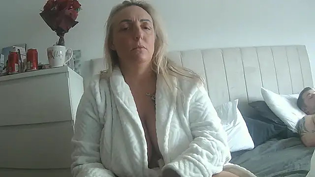 theblondecocklover online show from March 17, 2026, 7:33 am