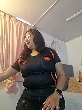 Snapshot of christy_ant chatting on June 23, 2026, 6:06 pm christy ant online show from June 23, 2026, 6:06 pm