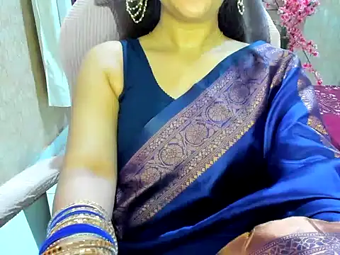 DimondGirl  online show from April 12, 2026, 5:44 am