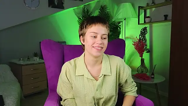 Snapshot of AidaGigantino chatting on December 18, 2025, 8:30 am AidaGigantino online show from December 18, 2025, 8:30 am