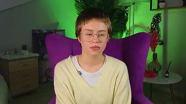 Snapshot of AidaGigantino chatting on December 17, 2025, 9:03 am AidaGigantino online show from December 17, 2025, 9:03 am