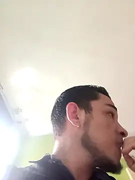 Gloryholeroom online show from February 3, 2026, 9:20 pm