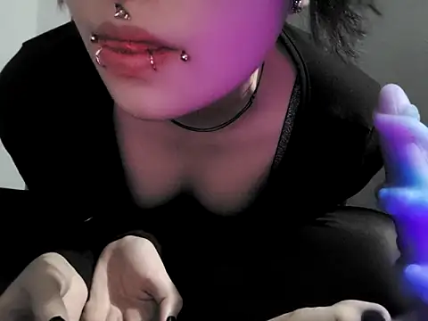 Snapshot of Delilah_666 chatting on December 19, 2025, 12:03 am Delilah 666 online show from December 19, 2025, 12:03 am