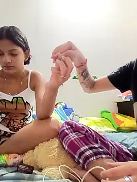 Snapshot of Mei_and_Gaby chatting on February 14, 2026, 1:39 am Mei and Gaby online show from February 14, 2026, 1:39 am