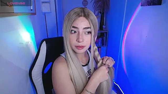 channel blondee online show from April 14, 2026, 2:00 pm