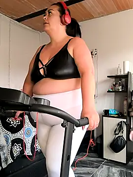 Natymendoza998 online show from February 4, 2026, 8:37 pm