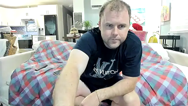 Studmuffin4you online show from February 14, 2026, 12:22 am