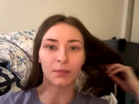 Snapshot of chatwithbri chatting on December 19, 2025, 11:01 am chatwithbri online show from December 19, 2025, 11:01 am